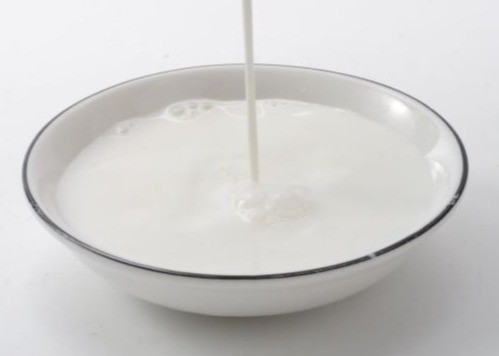 Chất định cỡ bề mặt hòa tan trong nước với 20% -30% hàm lượng chất rắn