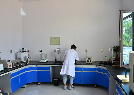 Nhũ tương trắng 50cps 34% kích thước nhựa thông phân tán Đồng nhất áp suất cao