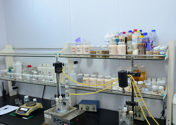 Nhũ tương trắng dựa trên nước ISO 25% Anions Wax Emulsion cho tính linh hoạt của giấy