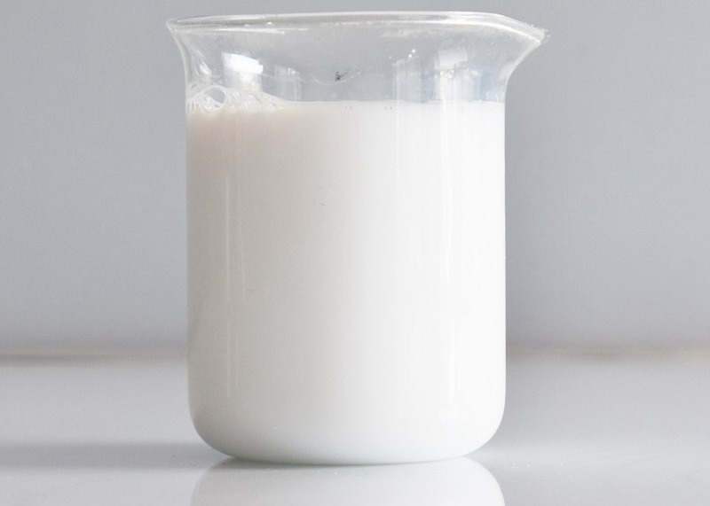 Chất khử bọt chống tạo bọt dùng trong công nghiệp có nhiệt độ sôi &gt;100°C và PH 7,0 - 8,0